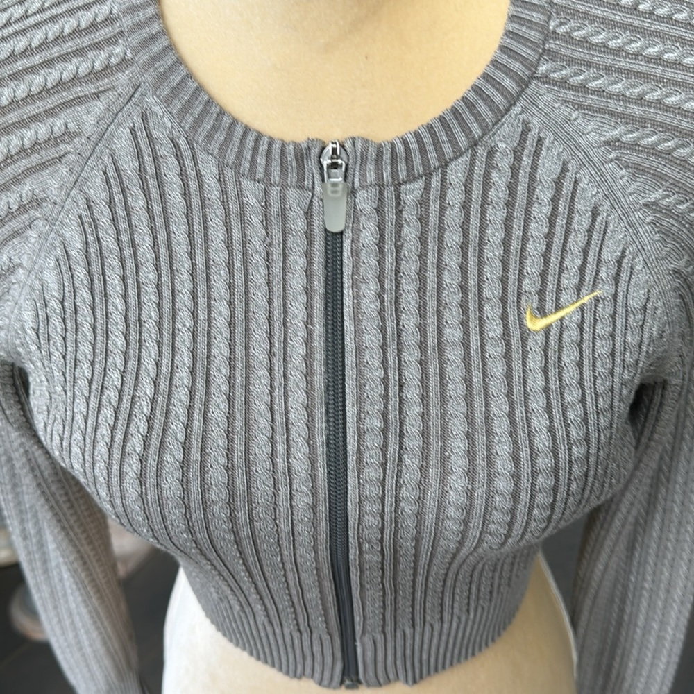 Nike Cropped Warmup Cardigan. Maria Sharapova. Size M. Metallic grey.